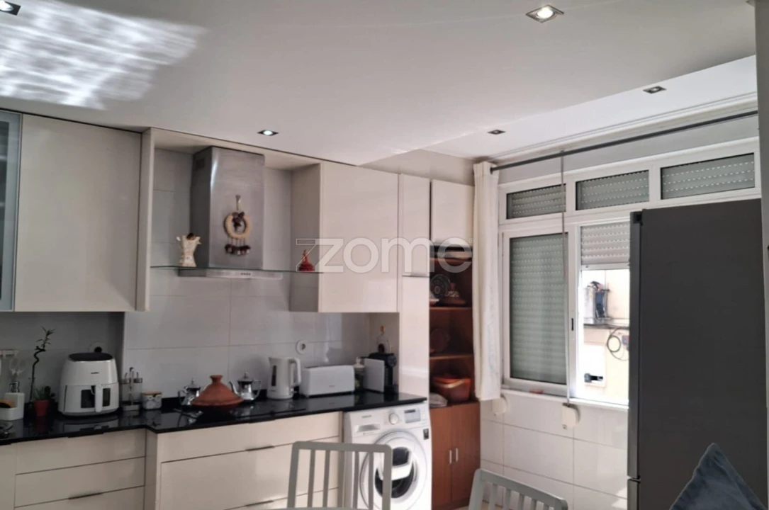 Apartamento T2 para Venda em Agualva e Mira-Sintra Foto 14