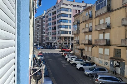 Apartamento T2 para Venda em Agualva e Mira-Sintra