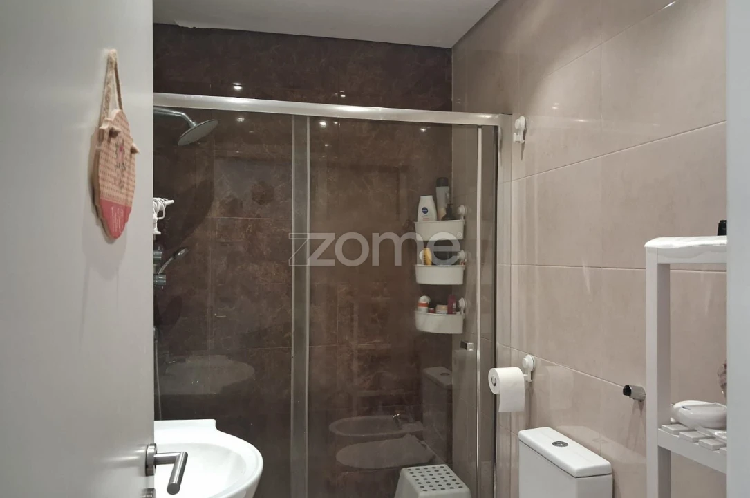 Apartamento T2 para Venda em Agualva e Mira-Sintra Foto 5