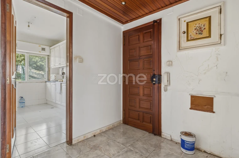 Apartamento T2 para Venda em Venteira Foto 3