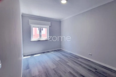 Apartamento T2 para Venda em Corroios