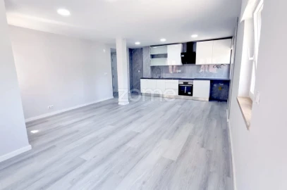 Apartamento T2 para Venda em Corroios