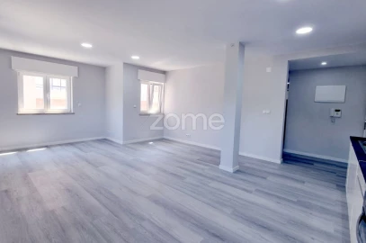 Apartamento T2 para Venda em Corroios