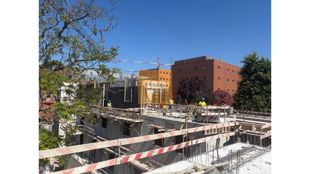 Apartamento T4 para Venda em Lordelo do Ouro e Massarelos Foto 29