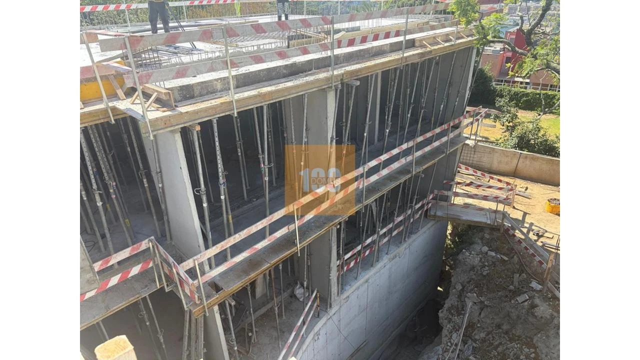 Apartamento T4 para Venda em Lordelo do Ouro e Massarelos Foto 24