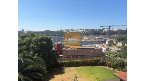 Apartamento T3 para Venda em Lordelo do Ouro e Massarelos