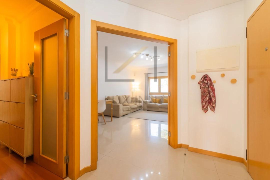 Apartamento T3 para Venda em São Domingos de Rana Foto 16