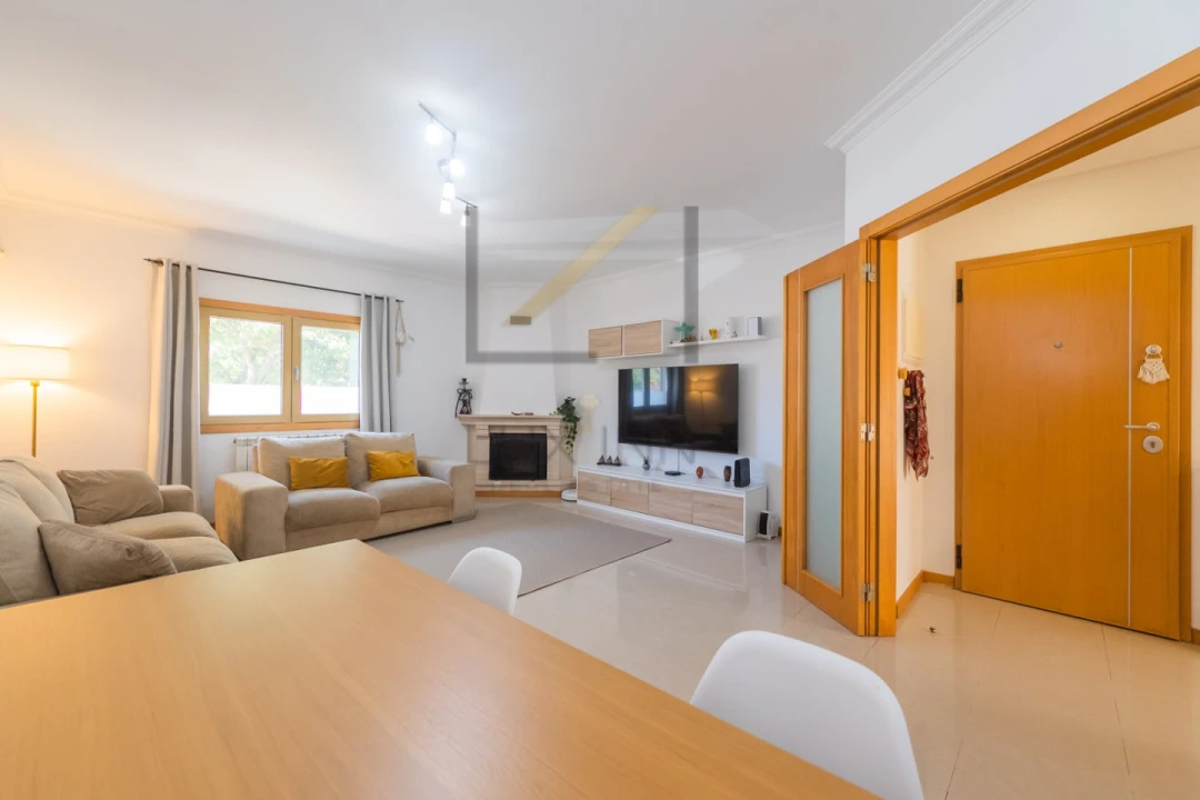 Apartamento T3 para Venda em São Domingos de Rana Foto 4