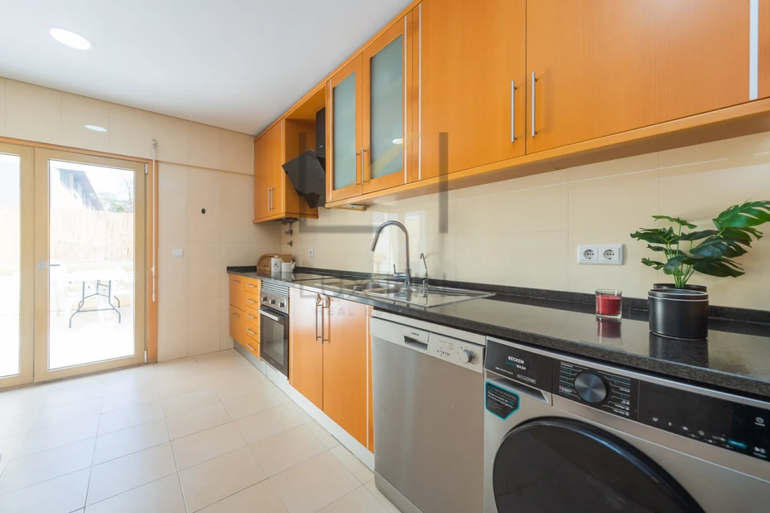 Apartamento T3 para Venda em São Domingos de Rana Foto 9