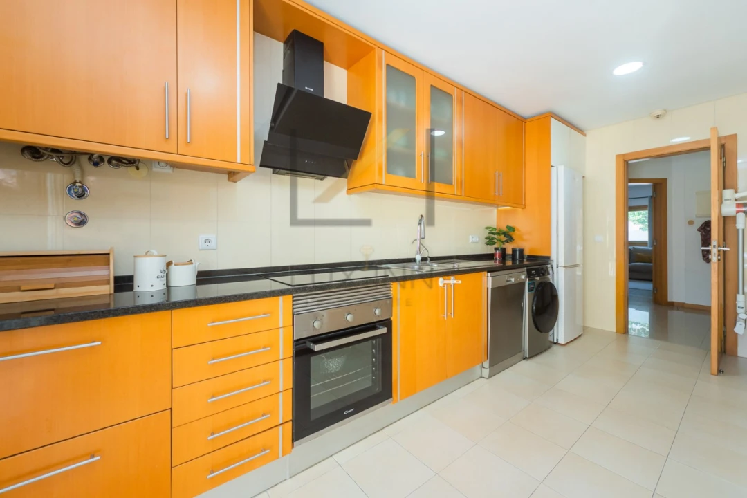 Apartamento T3 para Venda em São Domingos de Rana Foto 11