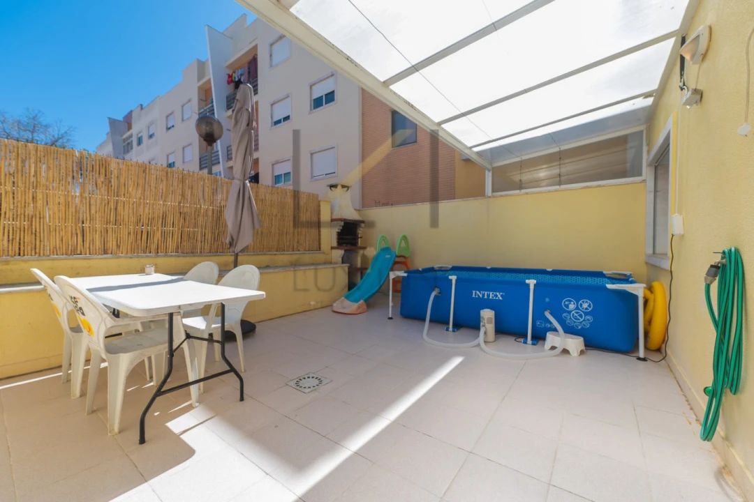 Apartamento T3 para Venda em São Domingos de Rana Foto 1