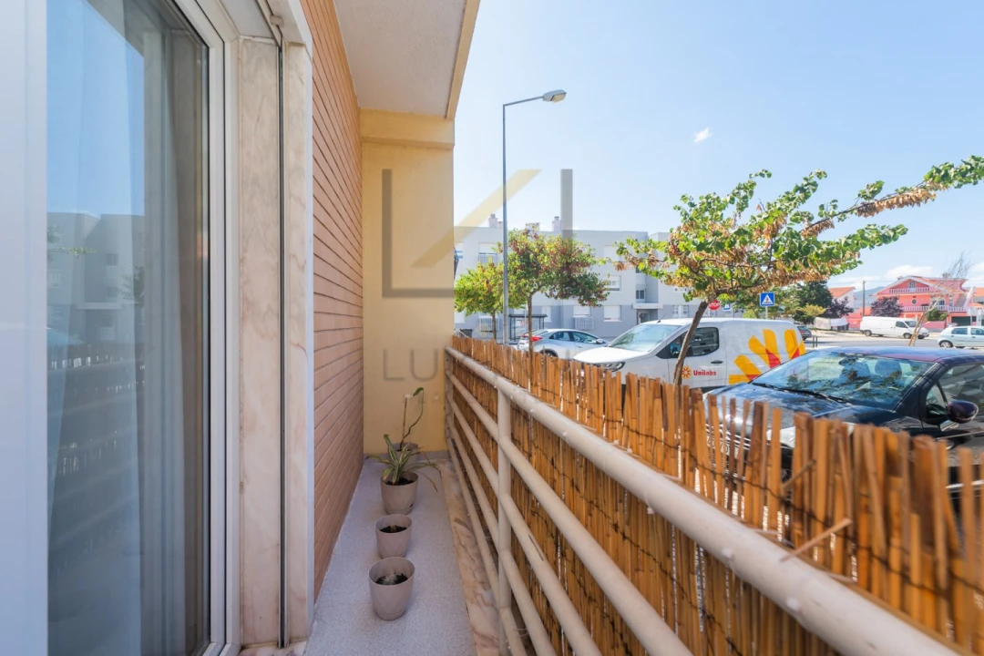 Apartamento T3 para Venda em São Domingos de Rana Foto 27