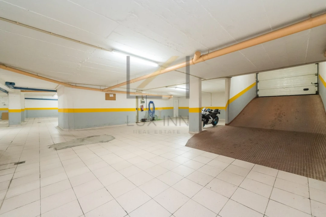 Apartamento T3 para Venda em São Domingos de Rana Foto 35