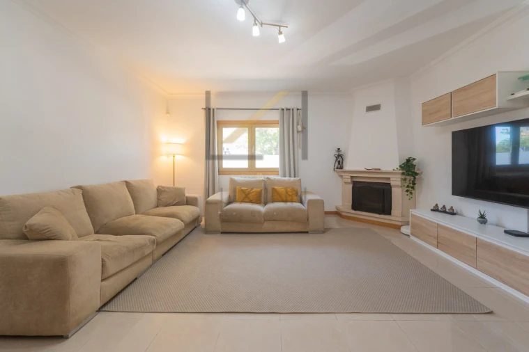 Apartamento T3 para Venda em São Domingos de Rana Foto 3