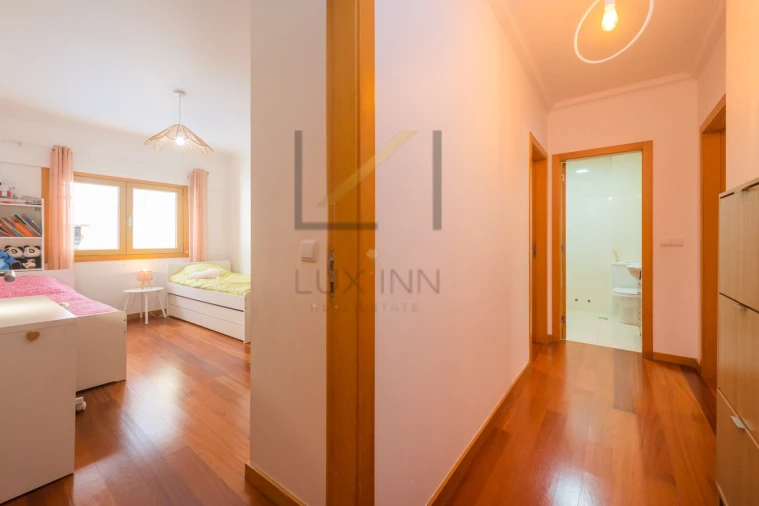 Apartamento T3 para Venda em São Domingos de Rana Foto 18