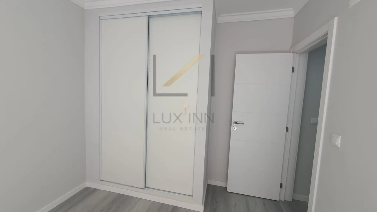 Apartamento T2 para Venda em Corroios Foto 11