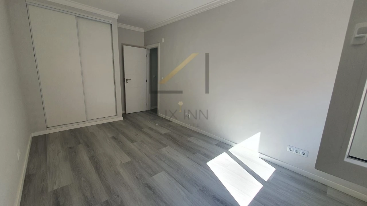 Apartamento T2 para Venda em Corroios Foto 14