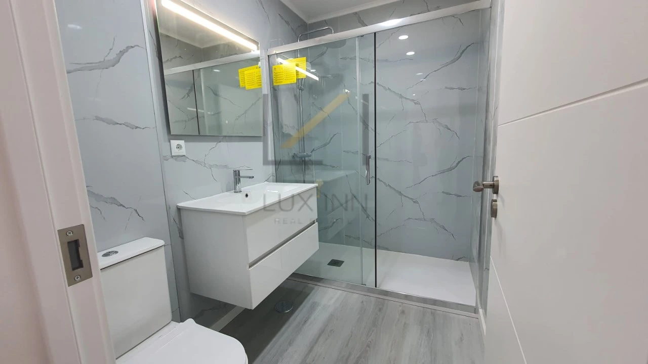 Apartamento T2 para Venda em Corroios Foto 7