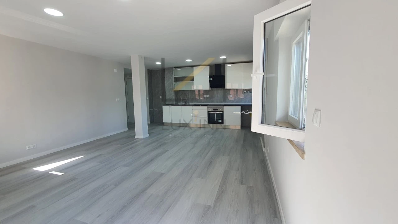 Apartamento T2 para Venda em Corroios Foto 8
