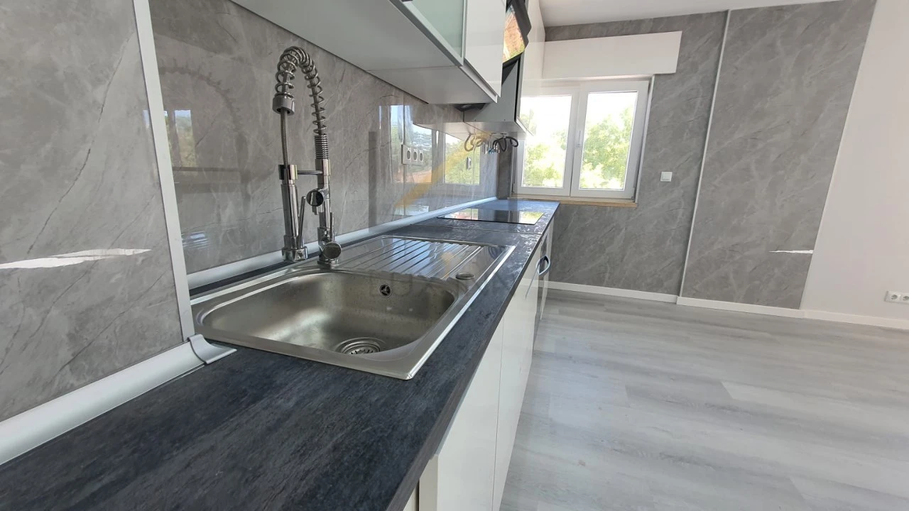 Apartamento T2 para Venda em Corroios Foto 3