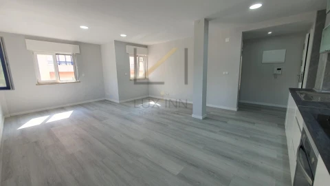 Apartamento T2 para Venda em Corroios