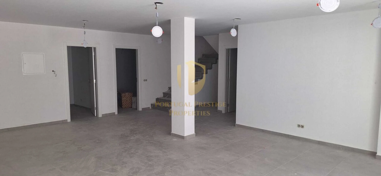Moradia T3 para Venda em Montenegro Foto 15