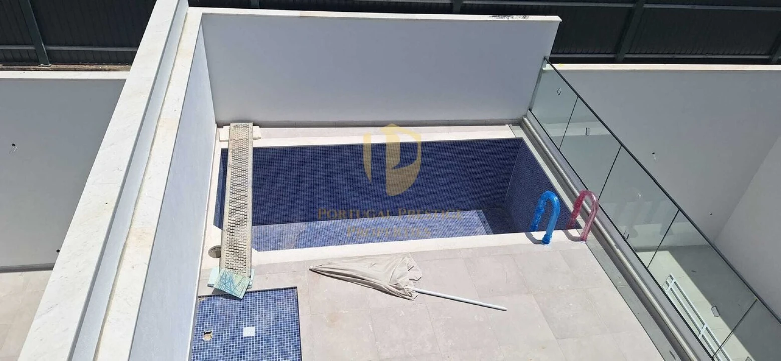 Moradia T3 para Venda em Montenegro Foto 24