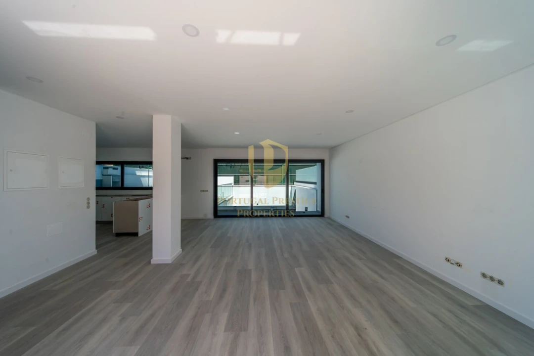 Moradia T3 para Venda em Montenegro Foto 2