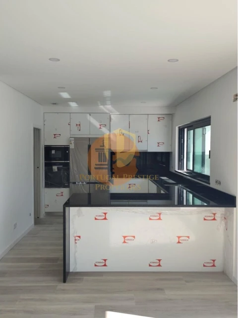 Moradia T3 para Venda em Montenegro