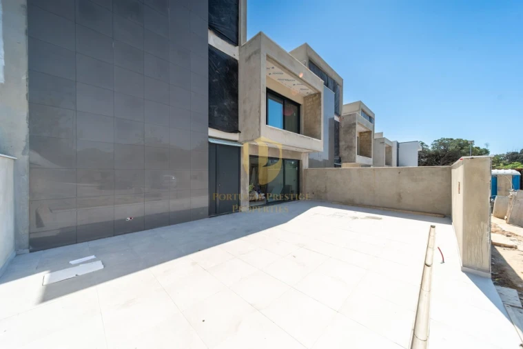 Moradia T3 para Venda em Montenegro Foto 4