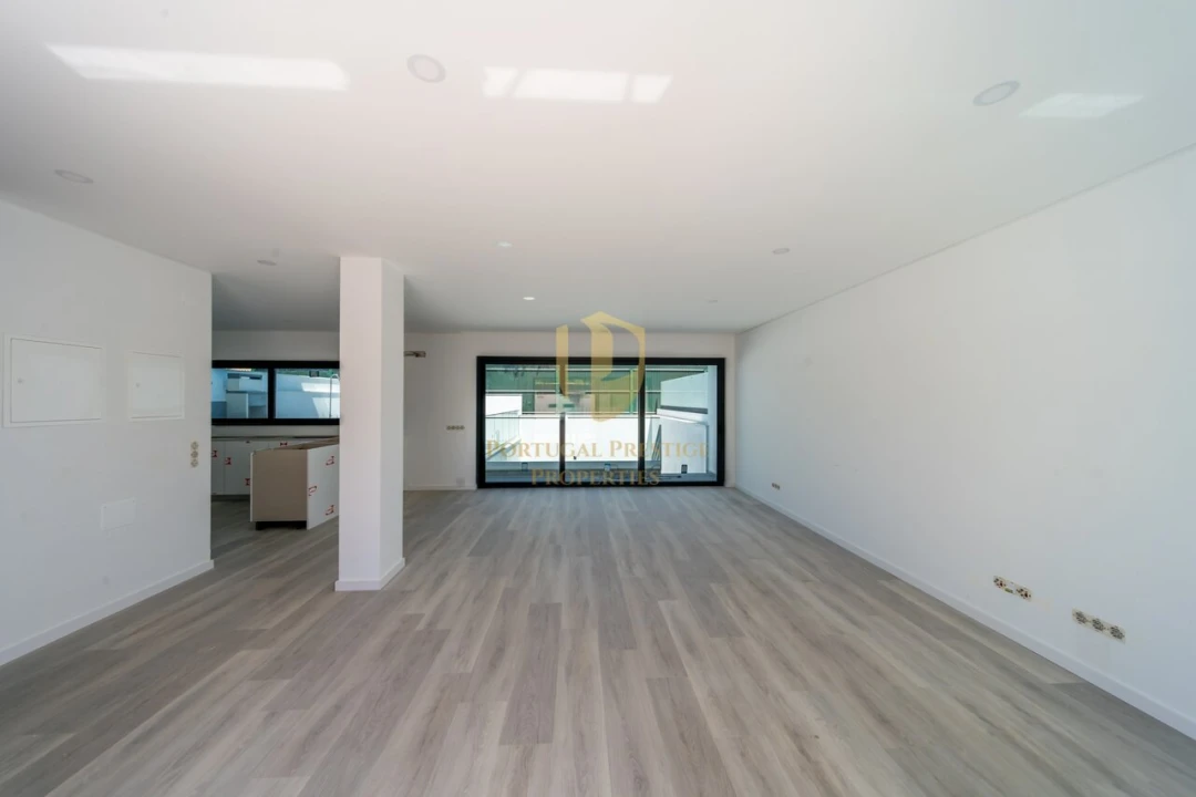Moradia T3 para Venda em Montenegro Foto 3