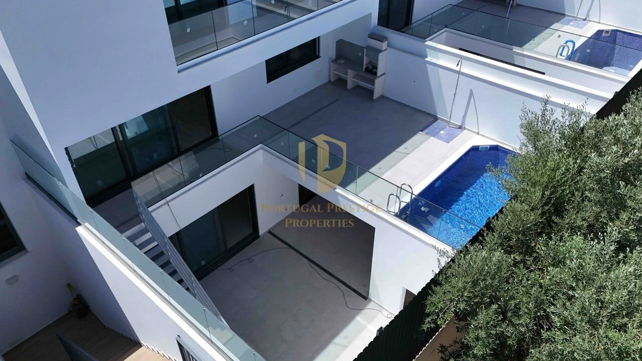 Moradia T3 para Venda em Montenegro Foto 16