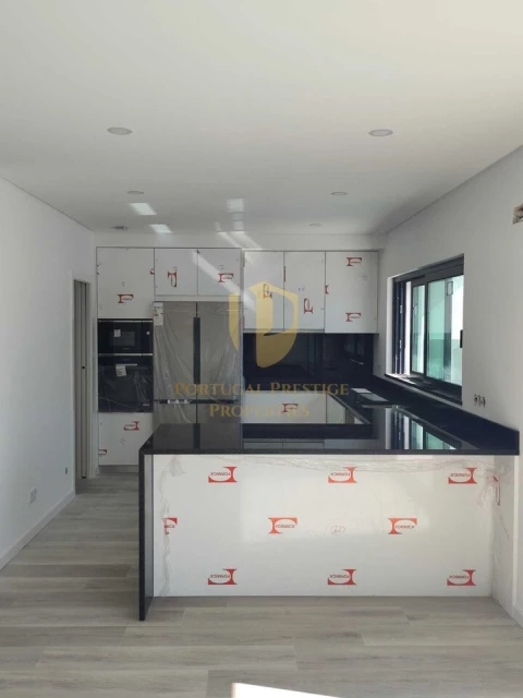 Moradia T3 para Venda em Montenegro