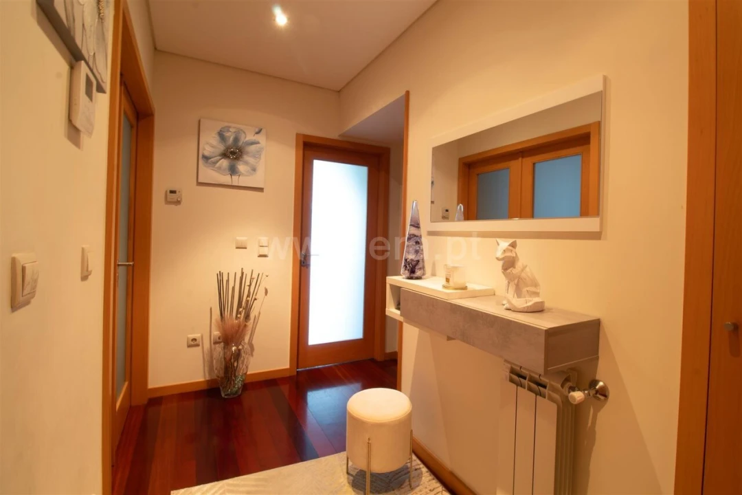 Apartamento T3 para Venda em Oliveira do Douro Foto 6