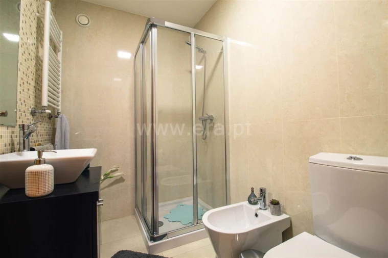 Apartamento T3 para Venda em Oliveira do Douro Foto 18