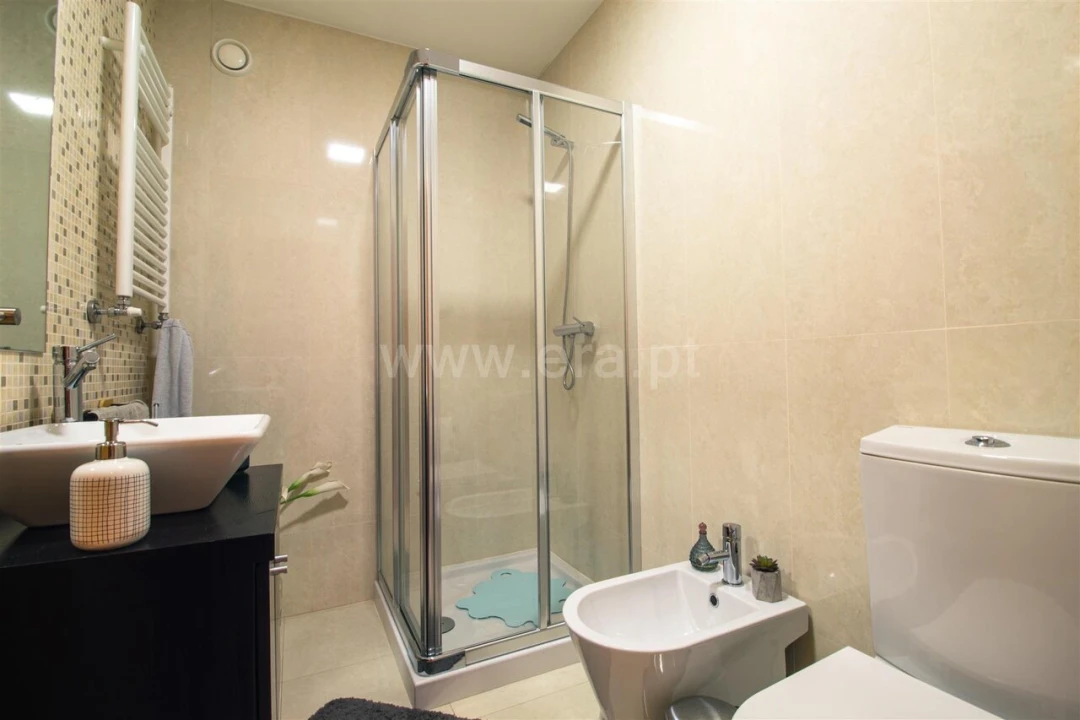 Apartamento T3 para Venda em Oliveira do Douro Foto 18
