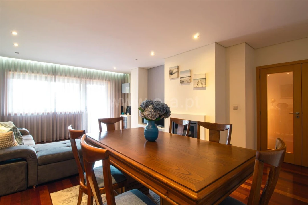 Apartamento T3 para Venda em Oliveira do Douro Foto 2