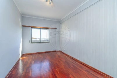 Apartamento T2 para Venda em Castanheira do Ribatejo e Cachoeiras