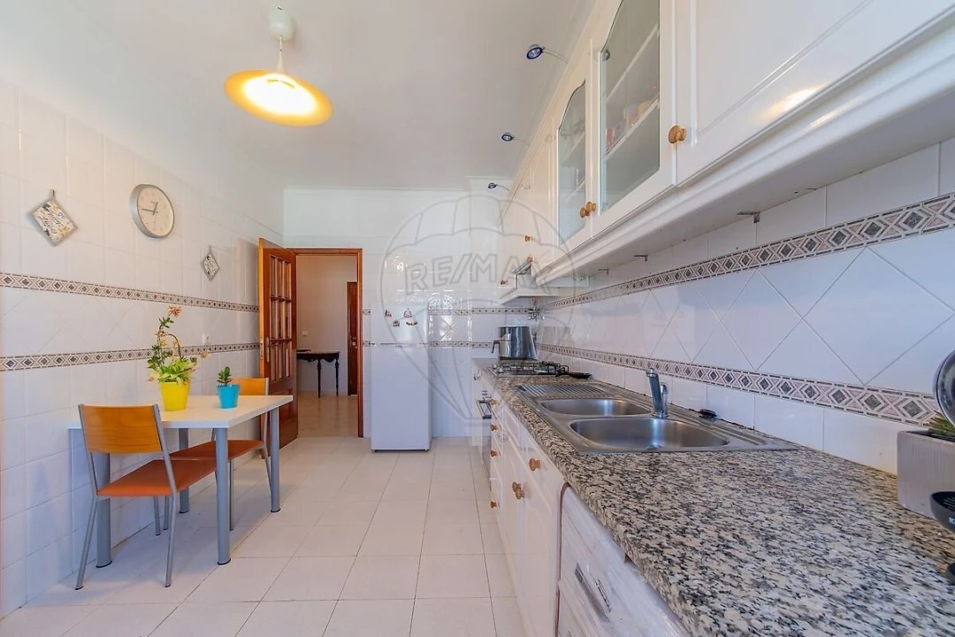 Apartamento T2 para Venda em Castanheira do Ribatejo e Cachoeiras Foto 3