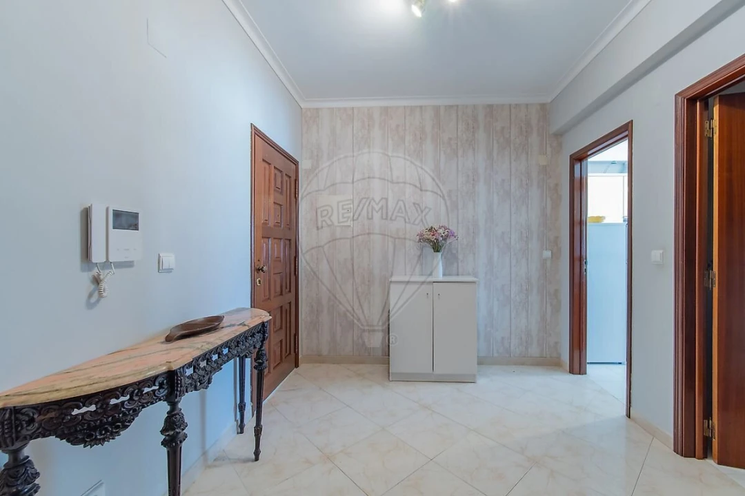 Apartamento T2 para Venda em Castanheira do Ribatejo e Cachoeiras Foto 2