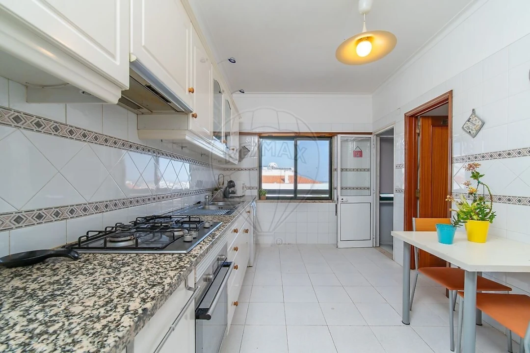 Apartamento T2 para Venda em Castanheira do Ribatejo e Cachoeiras Foto 1