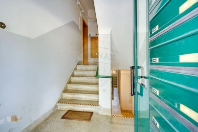 Apartamento T5 para Venda em Alvalade