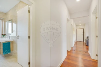 Apartamento T5 para Venda em Alvalade