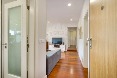 Apartamento T5 para Venda em Alvalade