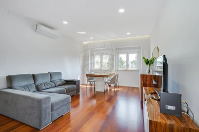 Apartamento T5 para Venda em Alvalade