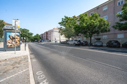 Apartamento T5 para Venda em Alvalade