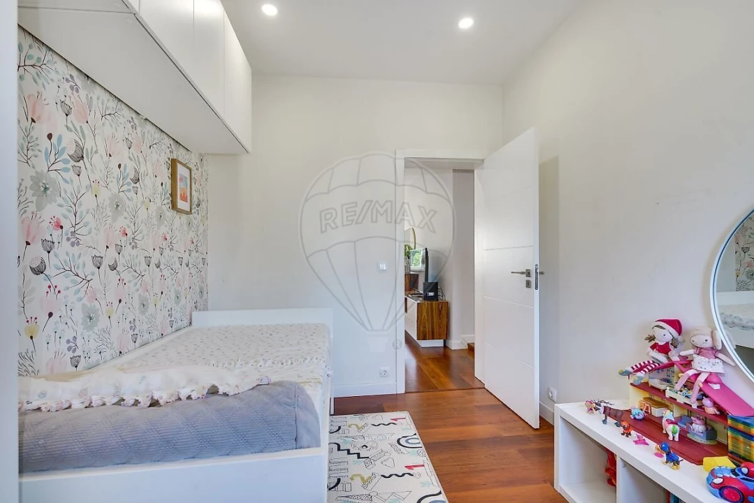 Apartamento T5 para Venda em Alvalade Foto 17