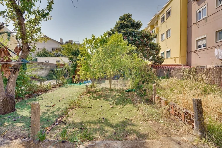 Apartamento T5 para Venda em Alvalade Foto 24