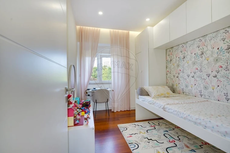 Apartamento T5 para Venda em Alvalade Foto 18