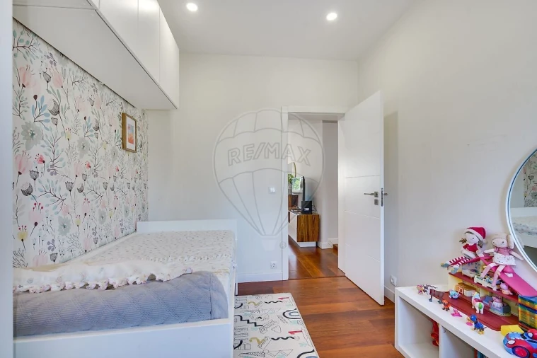 Apartamento T5 para Venda em Alvalade Foto 17